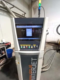 Macchina da taglio a getto d’acqua STM WS 3015