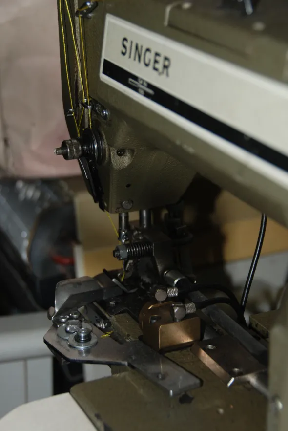 Macchina industriale Singer VIBEMAC 591-V-300A