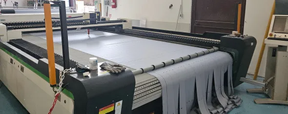Macchina laser CO2 per tessuto, TNT, pelle e similari