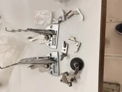 Macchina per cucire lineare rasafilo automatica