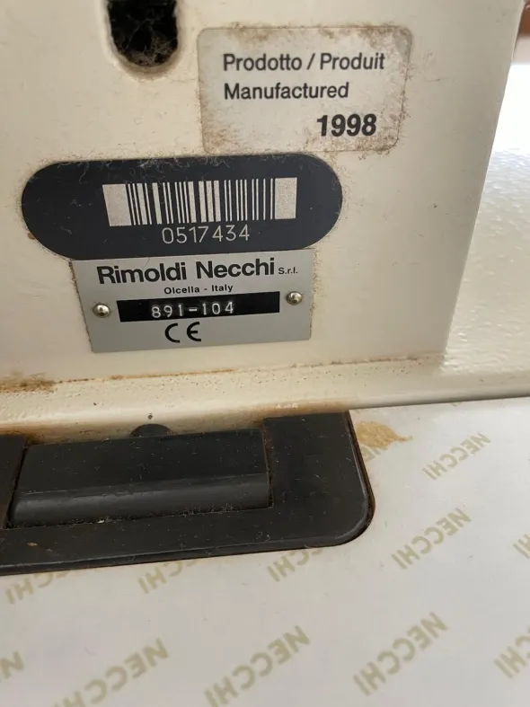 MACCHINA PER CUCIRENECCHI MOD. 891-104