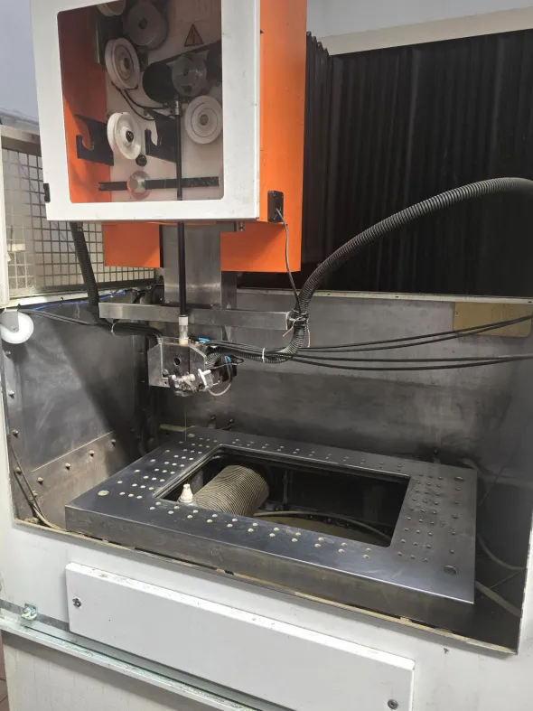 Macchina per elettroerosione a filo CHARMILLES FI 440CC