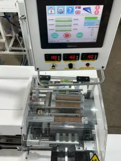 Macchina per produzione dei fazoletti