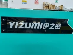 1#6439 Macchina per stampaggio a iniezione Yizumi