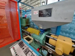6#6439 Macchina per stampaggio a iniezione Presma