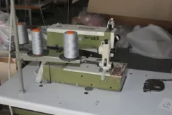 16#5571 Macchina piana Juki e macchina ribattitrice Rimoldi