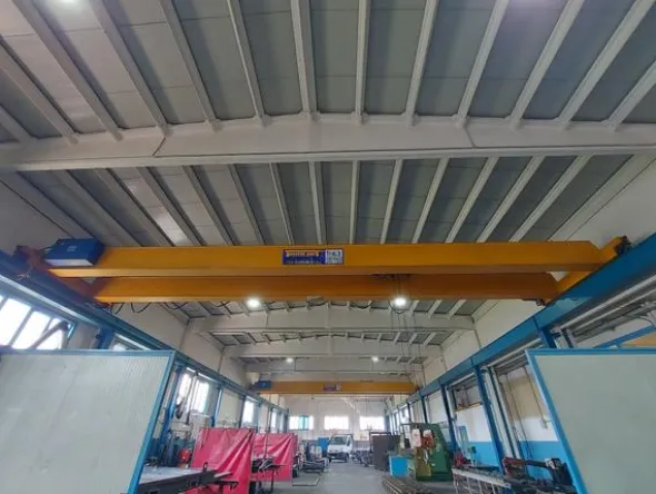 1#8607 Macchinari da carpenteria e arredi per uffici e autocarri
