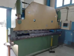 1#8607 Macchinari da carpenteria e arredi per uffici e autocarri