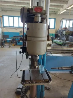 1#8607 Macchinari da carpenteria e arredi per uffici e autocarri