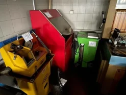 5#6473 Macchinari e attrezzature da officina meccanica per macchine agricole e arredi da ufficio