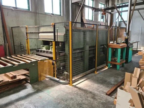 3#6224 Macchinari e attrezzature per la produzione di pannelli semilavorati
