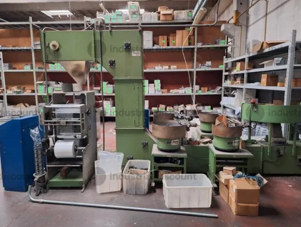 1#9818 Macchinari e attrezzature per lavorazioni metalliche e carrelli elevatori