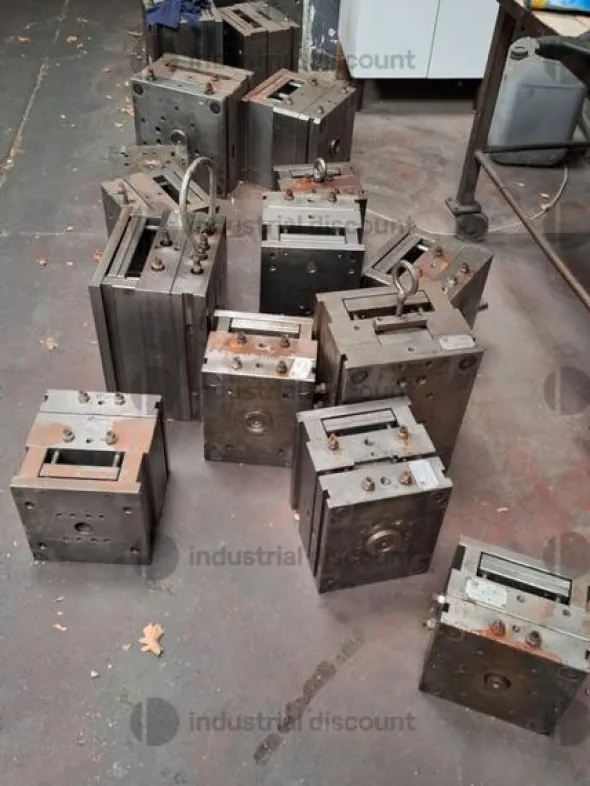 1#9818 Macchinari e attrezzature per lavorazioni metalliche e carrelli elevatori