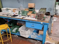 1#9818 Macchinari e attrezzature per lavorazioni metalliche e carrelli elevatori