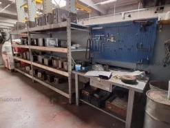 1#9818 Macchinari e attrezzature per lavorazioni metalliche e carrelli elevatori