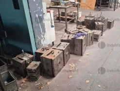 1#9818 Macchinari e attrezzature per lavorazioni metalliche e carrelli elevatori
