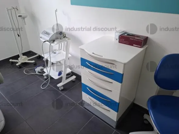 1#10115 Macchinari ed arredamento per studio odontoiatrico
