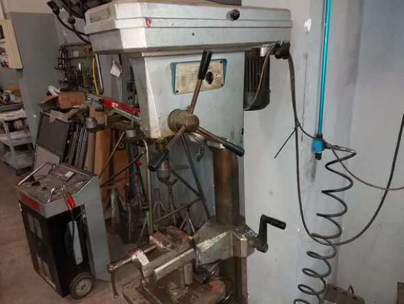 2#8036 Macchinari ed attrezzature per officina