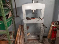 2#8036 Macchinari ed attrezzature per officina