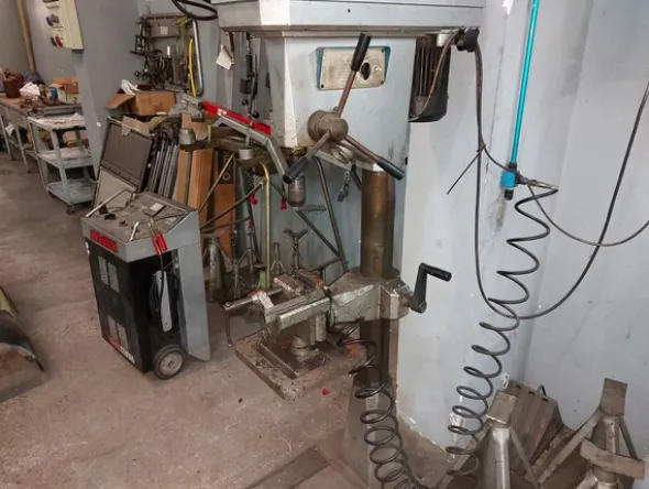 2#8036 Macchinari ed attrezzature per officina