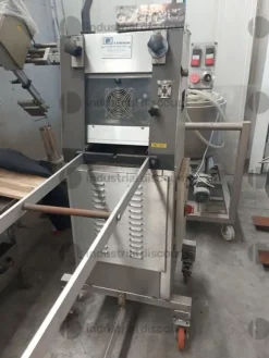 71#8866 Macchinario per pasta Dominioni