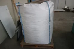 7#7251 Macchinario per produzione assorbenti e magazzino materie prime