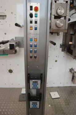 7#7251 Macchinario per produzione assorbenti e magazzino materie prime