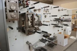 7#7251 Macchinario per produzione assorbenti e magazzino materie prime