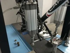 9#5221 Macchinario per test di rottura telaio Bike Machinery