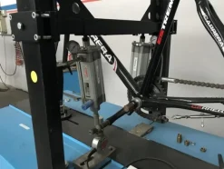 9#5221 Macchinario per test di rottura telaio Bike Machinery