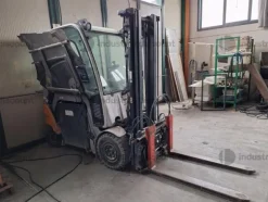 1#9876 Macchinari per lavorazioni metalliche e carrelli elevatori