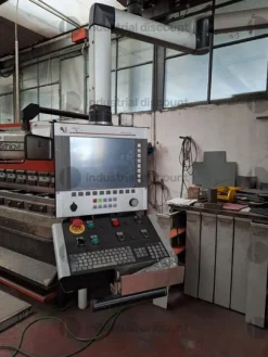 1#9876 Macchinari per lavorazioni metalliche e carrelli elevatori