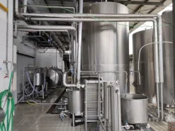 1#7648 Macchinari produzione di prodotti caseari e autocarri