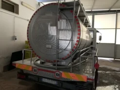 1#7648 Macchinari produzione di prodotti caseari e autocarri