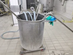 1#7648 Macchinari produzione di prodotti caseari e autocarri