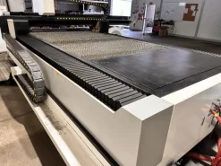 Macchina taglio laser CORMAK LF3015LNR