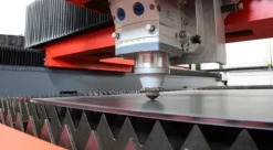 Macchina Taglio Laser Fibra 30153000 watt