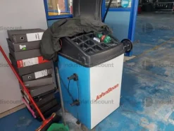 3#9643 Macchine, attrezzature per gommista e officina e Rimanenze di magazzino pneumatici