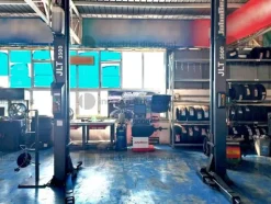3#9643 Macchine, attrezzature per gommista e officina e Rimanenze di magazzino pneumatici