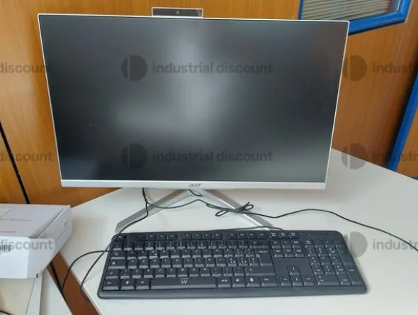 3#9643 Macchine, attrezzature per gommista e officina e Rimanenze di magazzino pneumatici