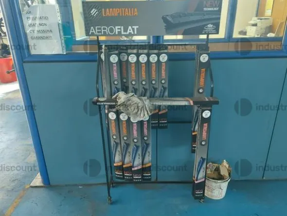 3#9643 Macchine, attrezzature per gommista e officina e Rimanenze di magazzino pneumatici
