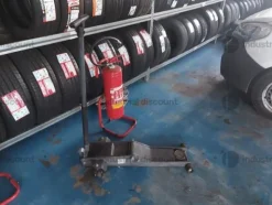 3#9643 Macchine, attrezzature per gommista e officina e Rimanenze di magazzino pneumatici