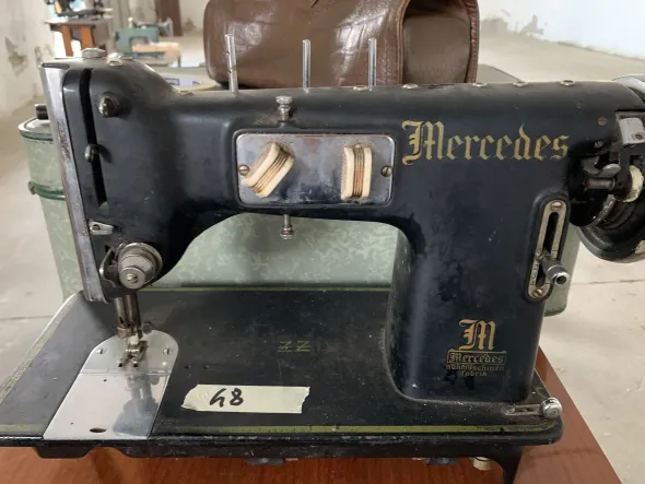 Macchine cucire più o meno antiche