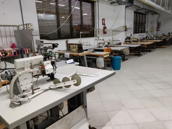 6#7030 Macchine da cucire e confezionare