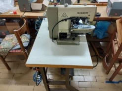 2#5941 Macchine da cucire ed attrezzature