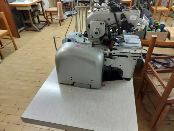 2#5941 Macchine da cucire ed attrezzature