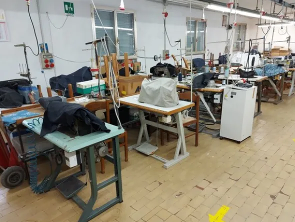 2#5941 Macchine da cucire ed attrezzature