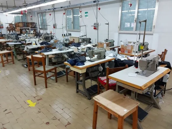 2#5941 Macchine da cucire ed attrezzature