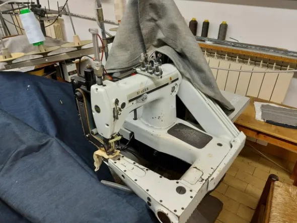 2#5941 Macchine da cucire ed attrezzature