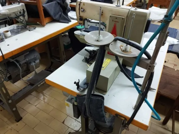 2#5941 Macchine da cucire ed attrezzature